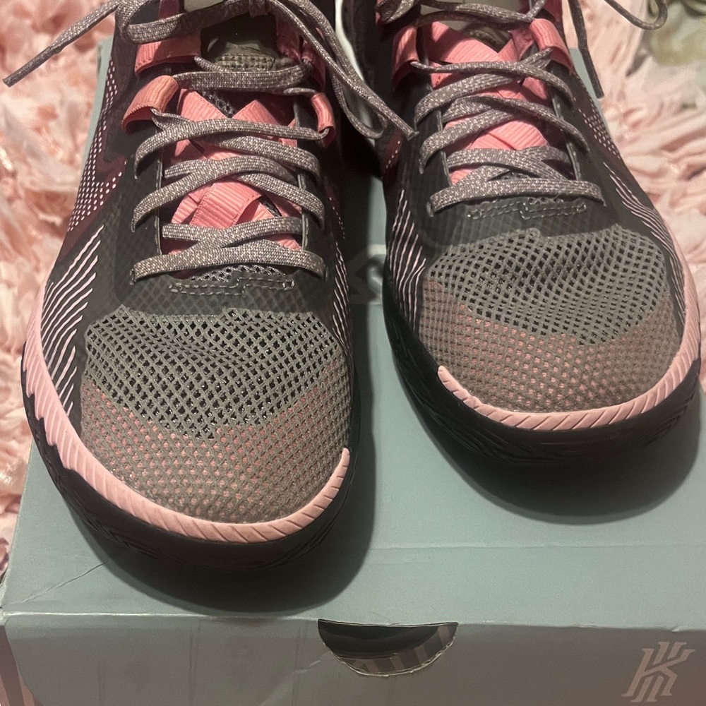 Nike Men's Kyrie Flytrap V Shoes - Pink, Olive Green, Camouflage and Black